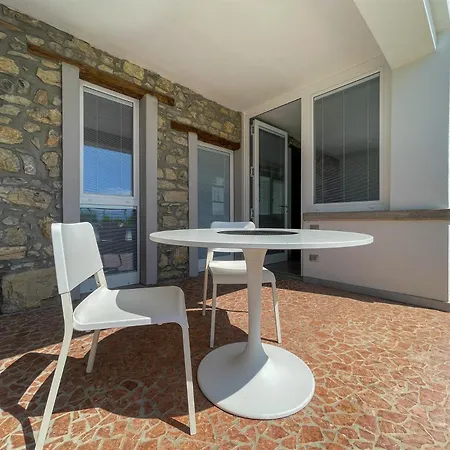 Iseolakerental - Dove Il Brilla *